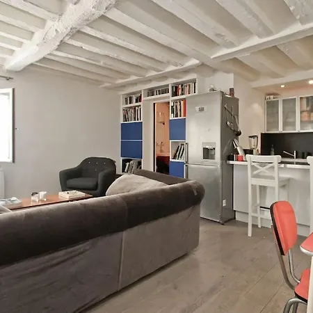 Charming In Le Marais *