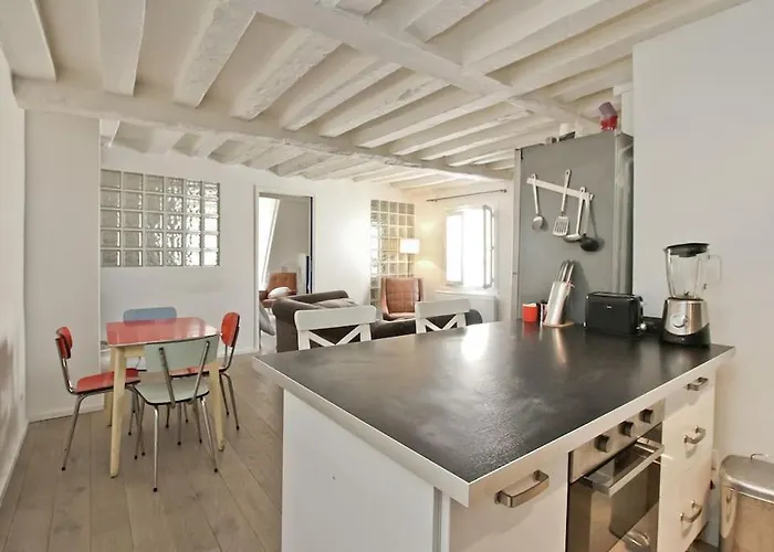 Charming In Le Marais *